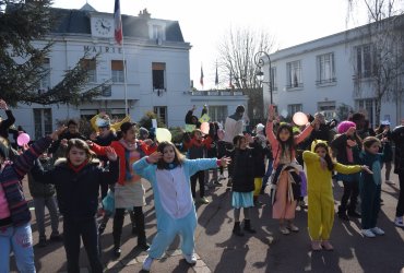 FLASHMOB DES ENFANTS DE L'ACCEUIL DE LOISIRS DES RENOUILLÈRES